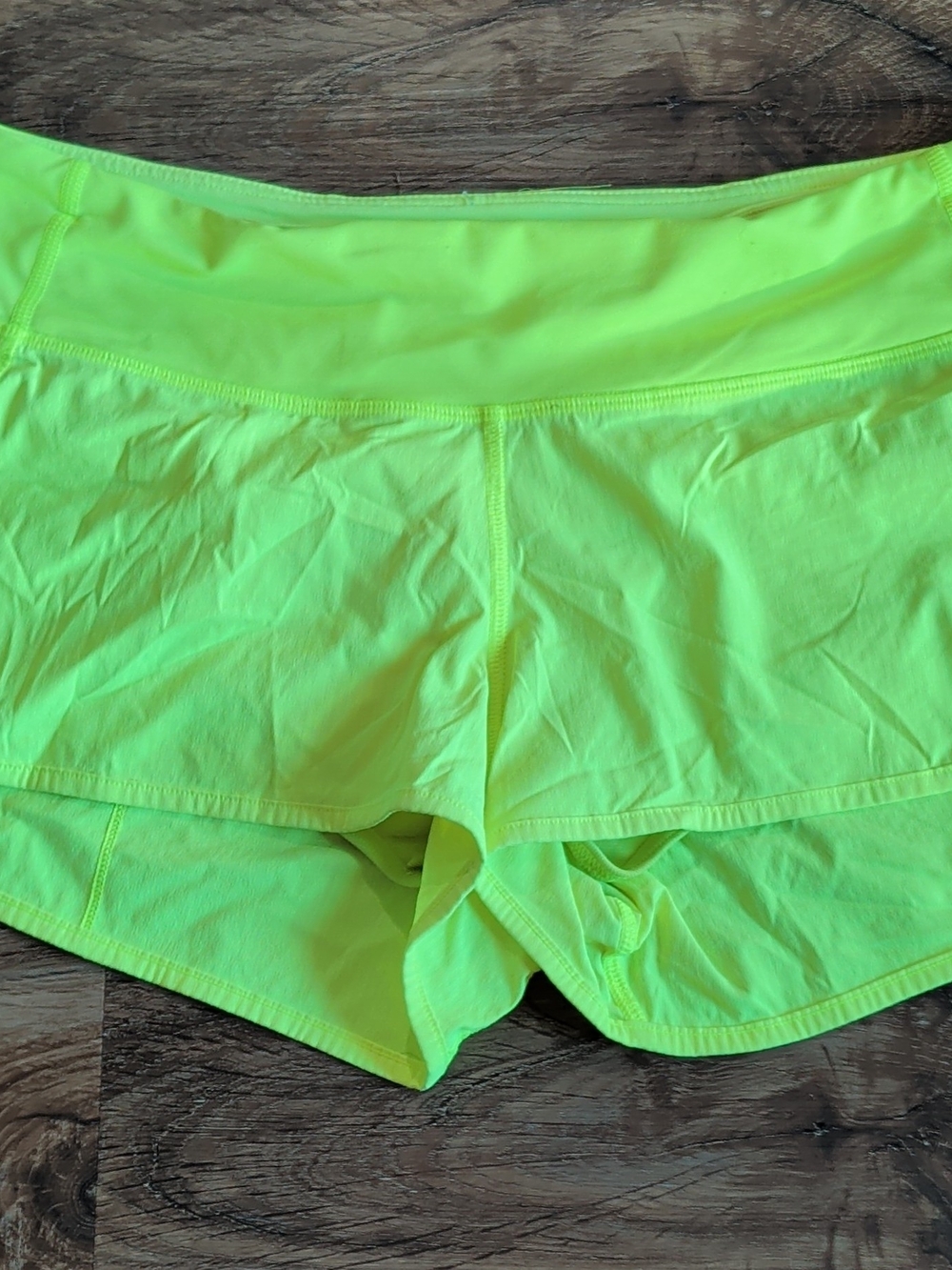 Lululemon Women's Green Running Jogging Shorts Stretch Lightweight Pockets